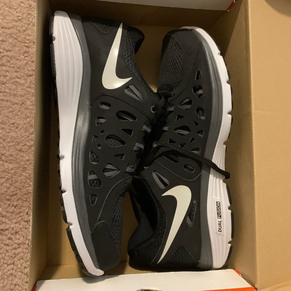 NWT Nike Men’s Keystone Low (Wide)